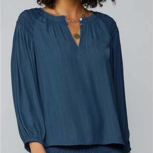 NEW CURRENT AIR long sleeve split neck with button blouse in french navy
